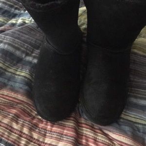 Women bear paw boots